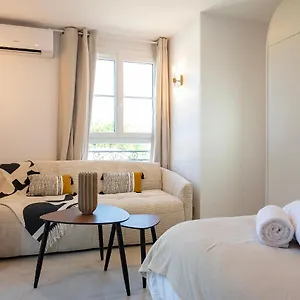 Superbe studio rénové à 100m de la plage Appartement